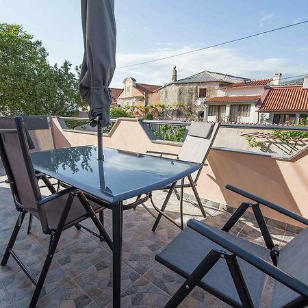 Apartmani Pod Nehajem 센 외부 사진