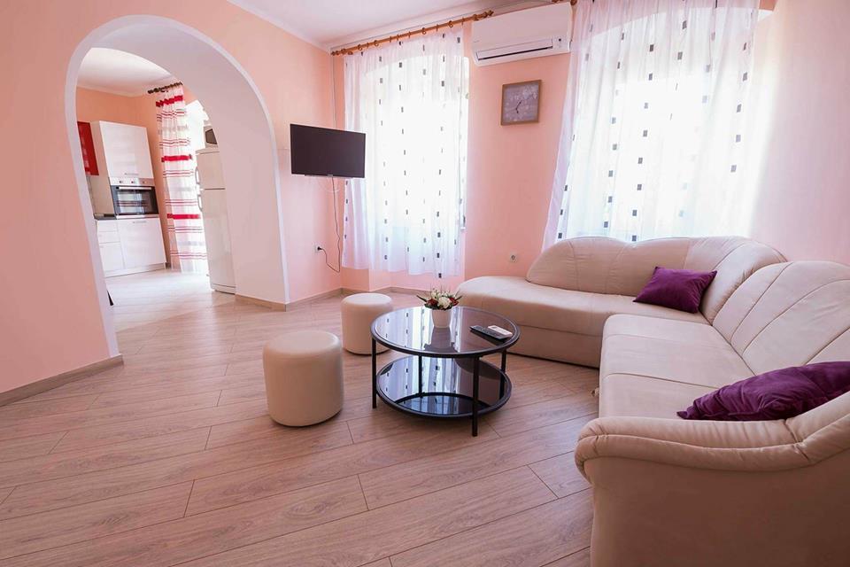Apartmani Pod Nehajem 센 외부 사진