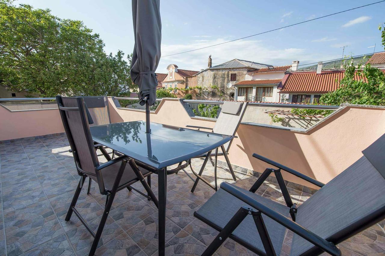 Apartmani Pod Nehajem 센 외부 사진